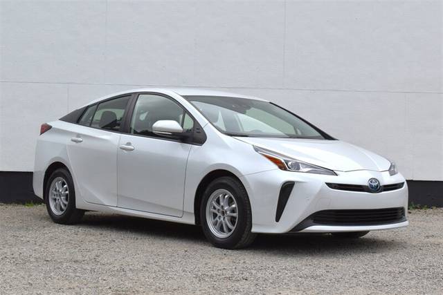 2022 Toyota Prius LE FWD photo
