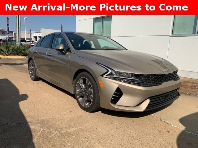 2022 Kia K5 EX FWD photo