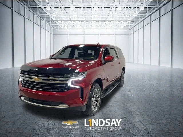 2021 Chevrolet Suburban LT 4WD photo