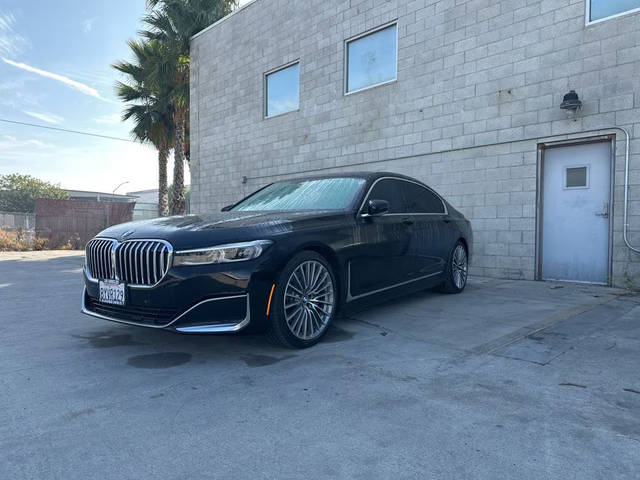 2022 BMW 7 Series 740i RWD photo