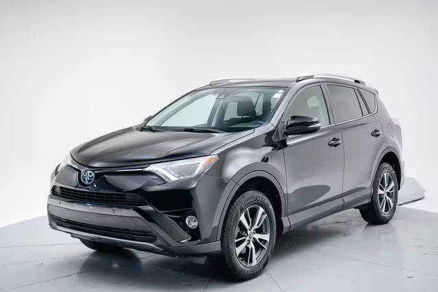 2018 Toyota RAV4 XLE AWD photo