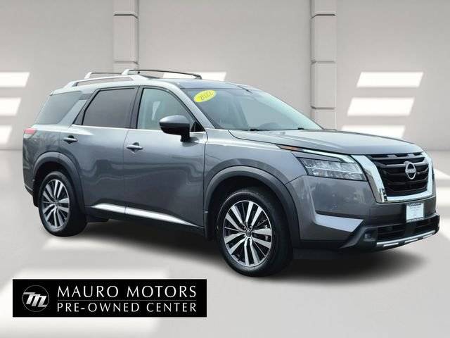 2022 Nissan Pathfinder Platinum 4WD photo