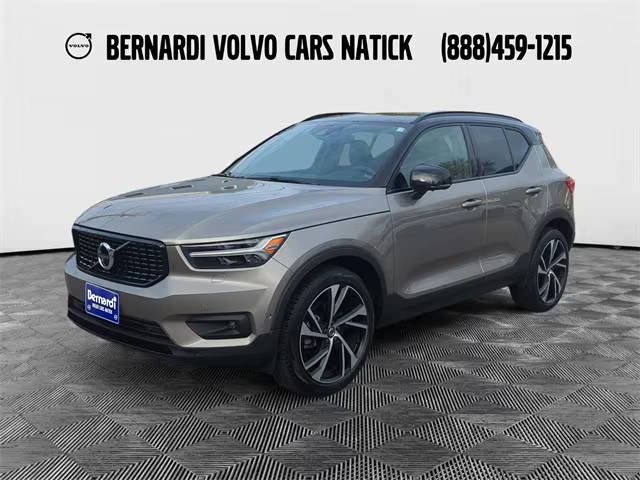 2022 Volvo XC40 R-Design AWD photo