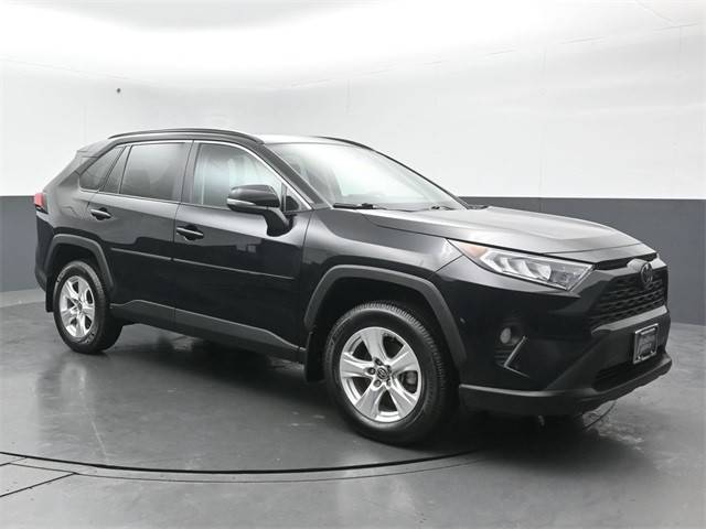 2021 Toyota RAV4 XLE AWD photo