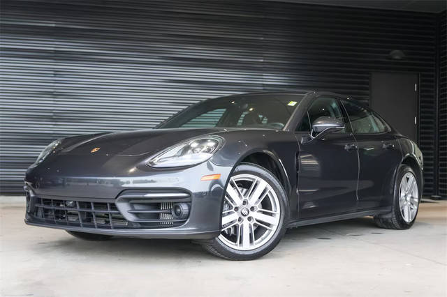 2021 Porsche Panamera  RWD photo