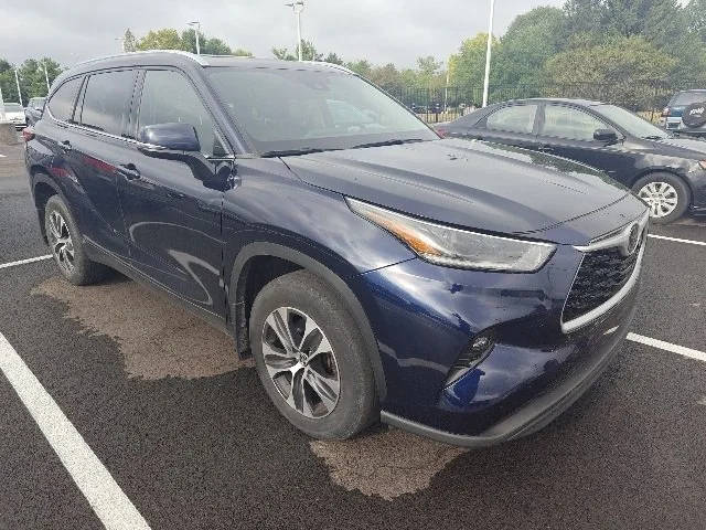 2021 Toyota Highlander XLE AWD photo