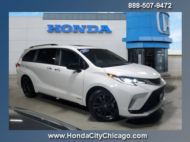 2021 Toyota Sienna XSE FWD photo