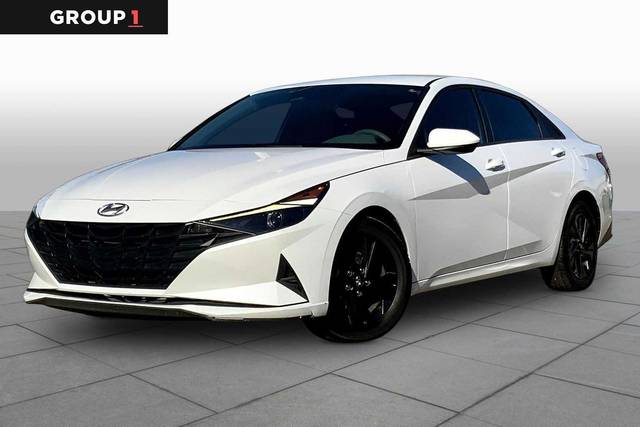 2022 Hyundai Elantra SEL FWD photo