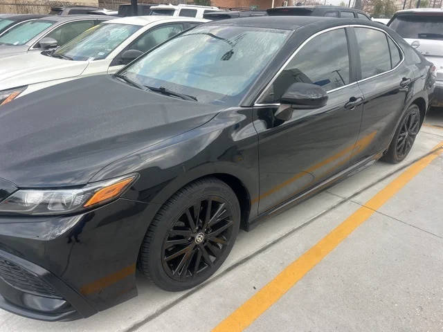 2021 Toyota Camry SE FWD photo
