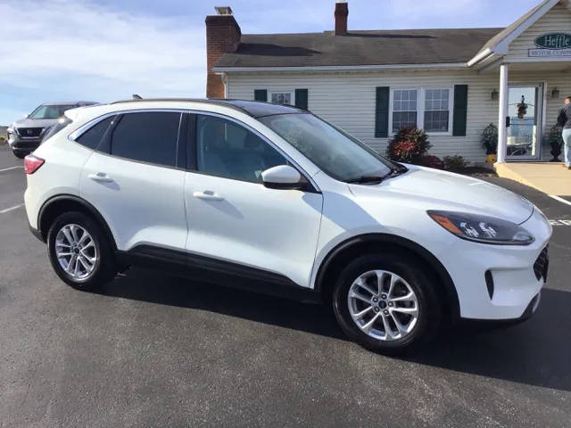 2021 Ford Escape SE AWD photo