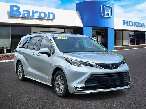 2021 Toyota Sienna XLE AWD photo