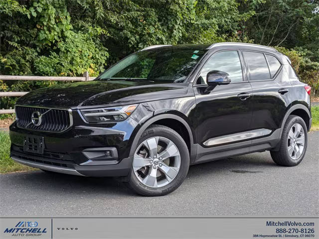 2021 Volvo XC40 Momentum AWD photo