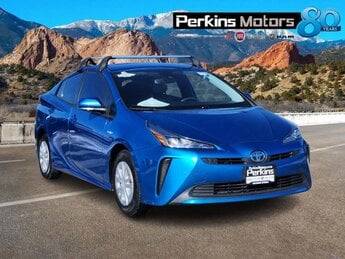 2022 Toyota Prius LE FWD photo