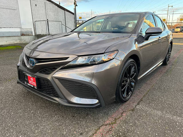 2021 Toyota Camry Hybrid SE FWD photo