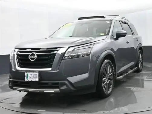 2022 Nissan Pathfinder SL 4WD photo