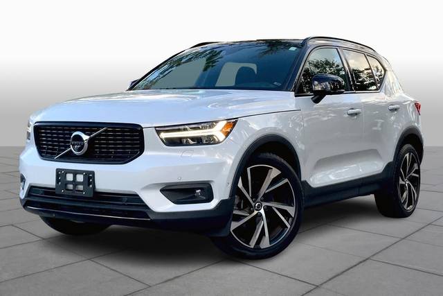 2022 Volvo XC40 R-Design AWD photo