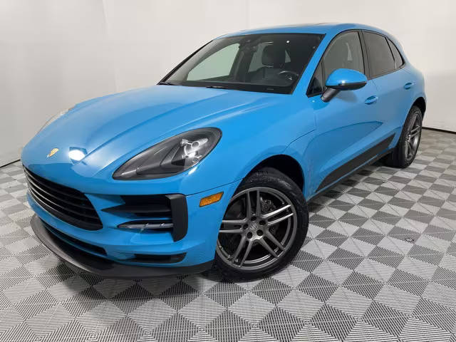 2021 Porsche Macan  AWD photo