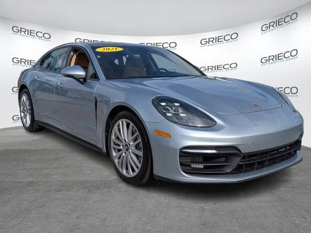 2021 Porsche Panamera  RWD photo