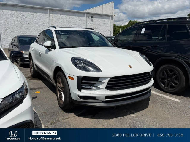 2021 Porsche Macan  AWD photo