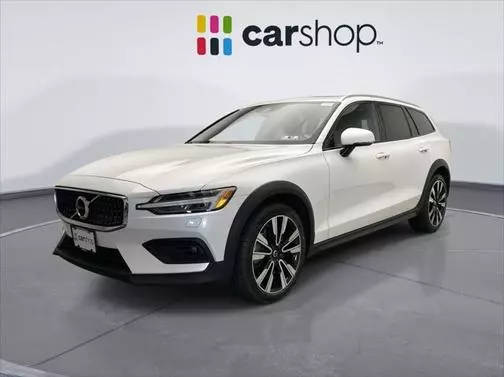 2022 Volvo V60 Cross Country  AWD photo