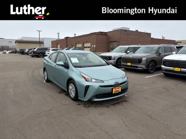 2022 Toyota Prius LE FWD photo