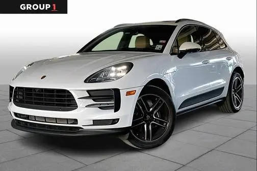 2021 Porsche Macan  AWD photo