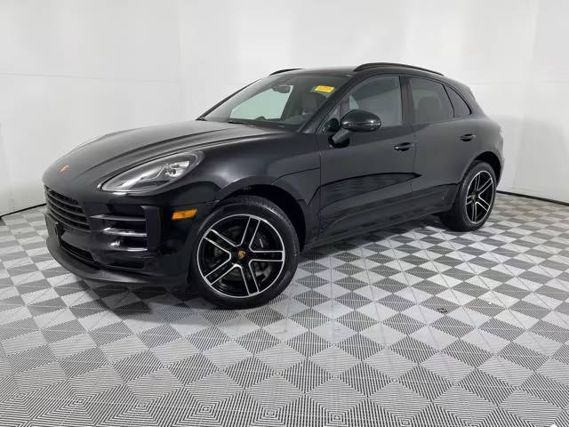 2021 Porsche Macan  AWD photo