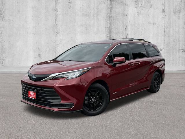 2021 Toyota Sienna LE FWD photo