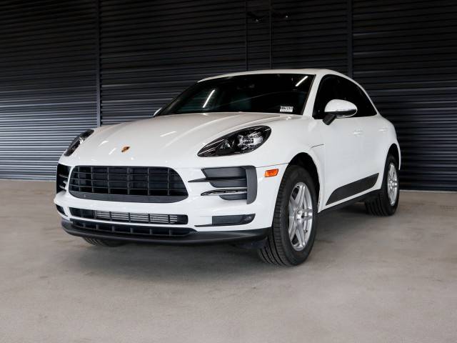 2021 Porsche Macan  AWD photo