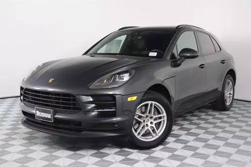 2021 Porsche Macan  AWD photo