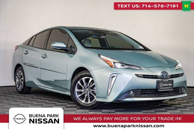 2022 Toyota Prius XLE FWD photo