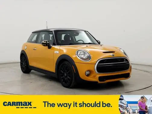 2015 MINI Hardtop 2 Door S FWD photo