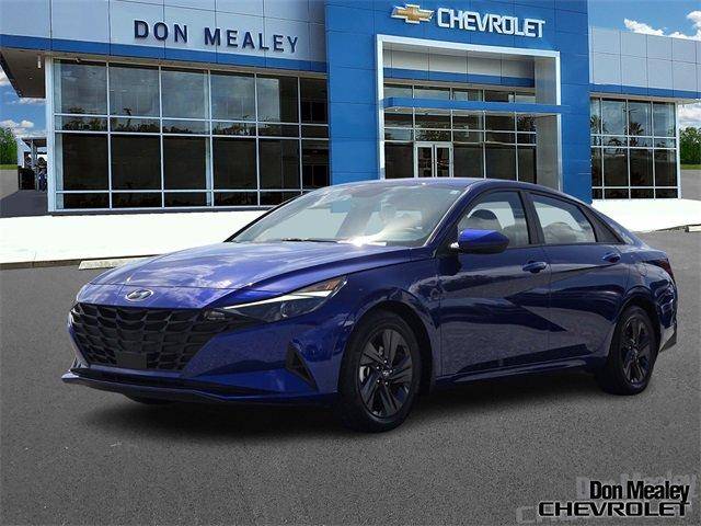 2022 Hyundai Elantra SEL FWD photo