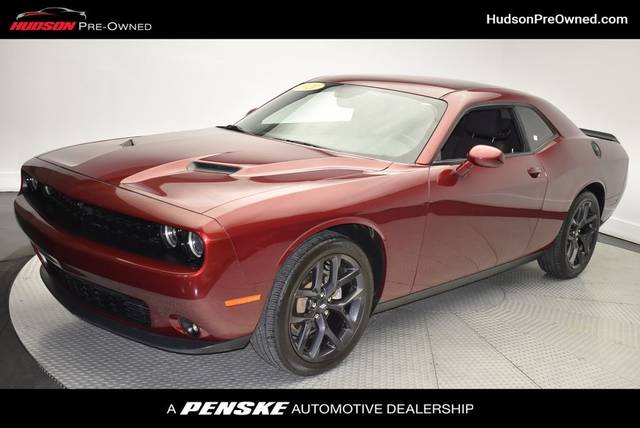 2021 Dodge Challenger SXT RWD photo