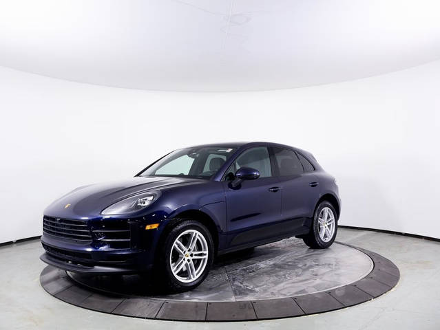 2021 Porsche Macan  AWD photo