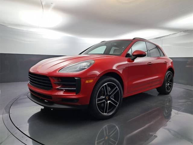 2021 Porsche Macan  AWD photo