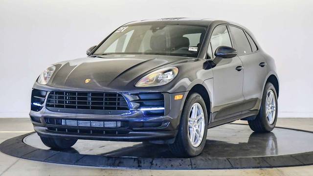 2021 Porsche Macan  AWD photo