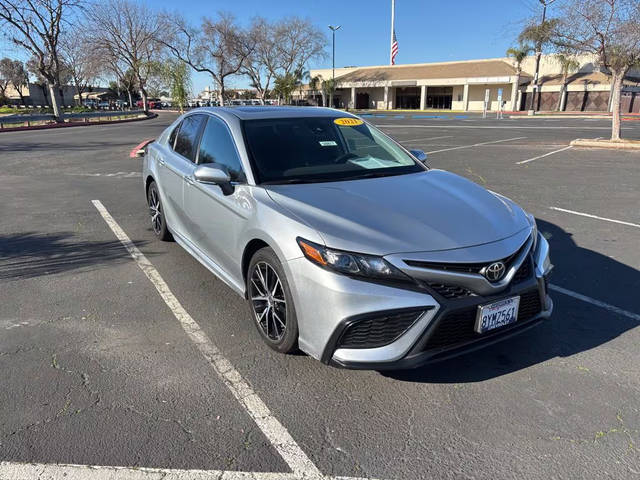 2021 Toyota Camry SE FWD photo