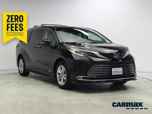 2021 Toyota Sienna Limited FWD photo
