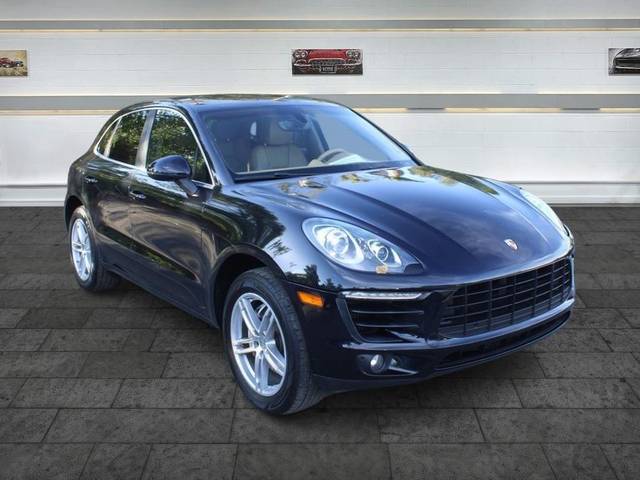 2015 Porsche Macan S AWD photo