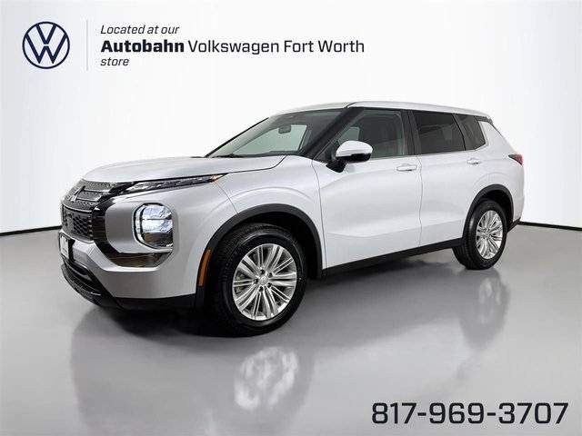 2022 Mitsubishi Outlander ES FWD photo