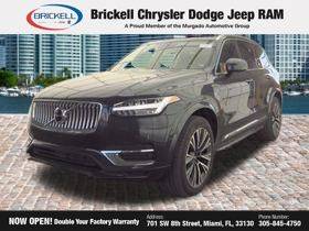 2022 Volvo XC90 Momentum AWD photo