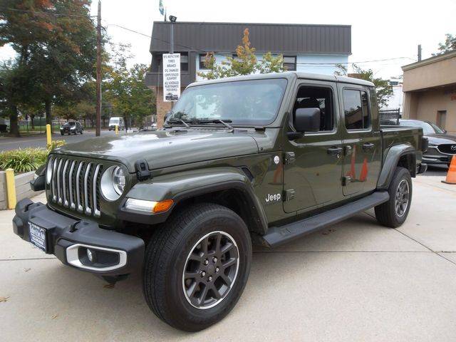 2021 Jeep Gladiator Overland 4WD photo