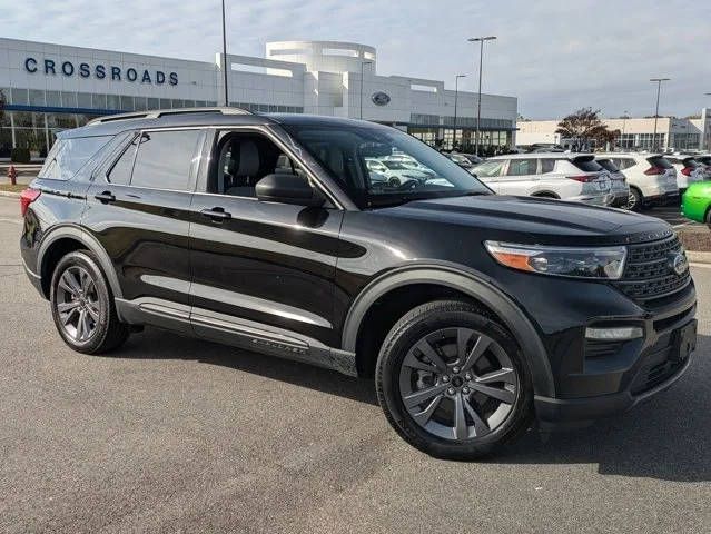 2021 Ford Explorer XLT 4WD photo