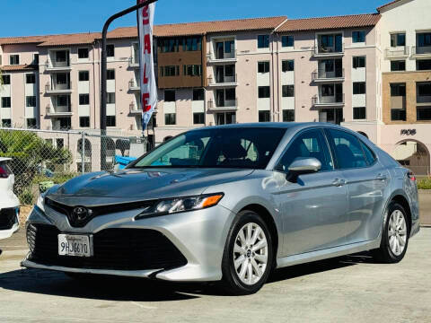 2020 Toyota Camry LE FWD photo