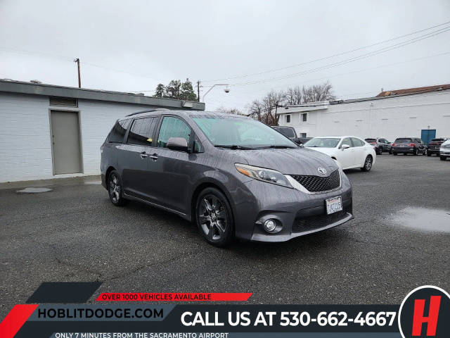 2015 Toyota Sienna SE Premium FWD photo