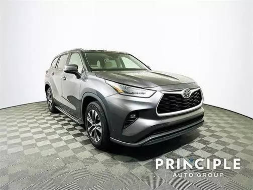 2021 Toyota Highlander XLE FWD photo