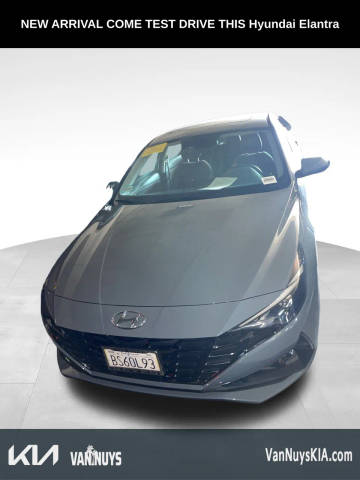 2022 Hyundai Elantra SEL FWD photo