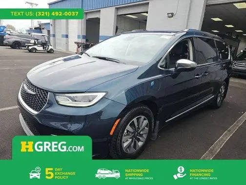 2021 Chrysler Pacifica Minivan Hybrid Limited FWD photo