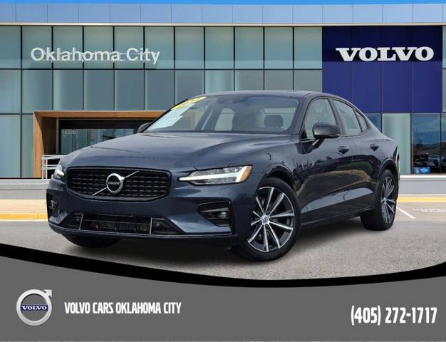 2022 Volvo S60 Momentum FWD photo